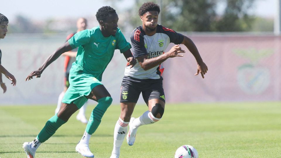 Benfica B empata em jogo de preparação no Seixal