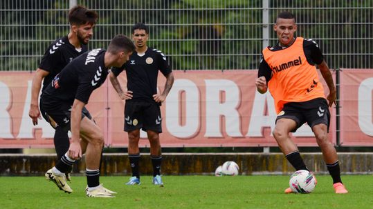 Reforços marcam no primeiro triunfo da pré-temporada