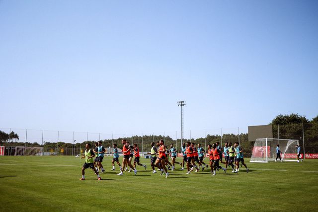 Grupo de trabalho do emblema minhoto tem estado em estágio no país vizinho (Foto: Famalicão)