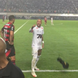 Neymar atira-se aos próprios adeptos para defender ex-FC Porto (vídeo)