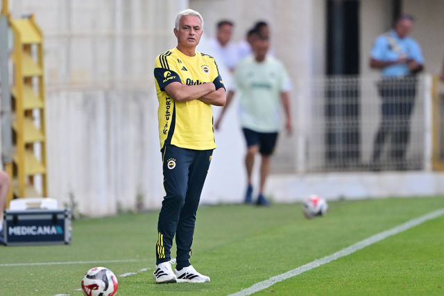 Mourinho vence Portimonense e explica: «Estou com bronze de trabalho»