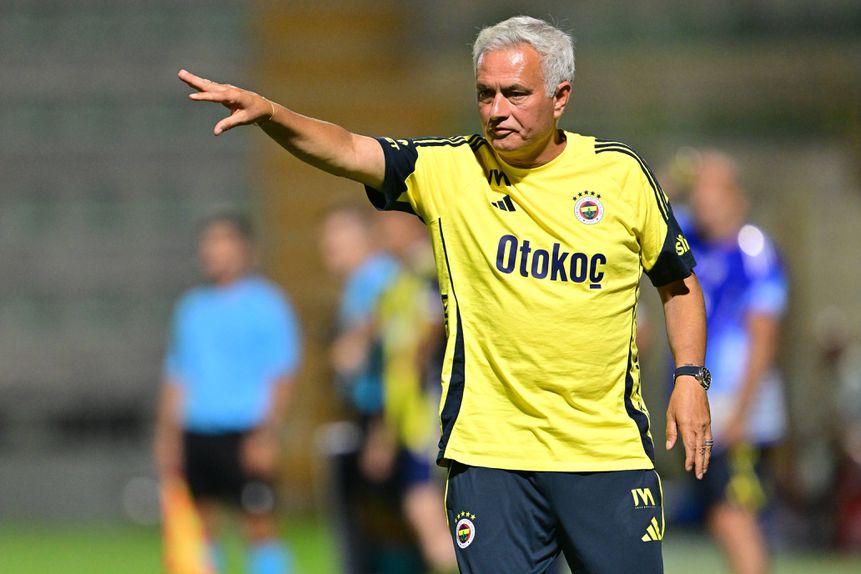 José Mourinho, treinador do Fenerbahçe