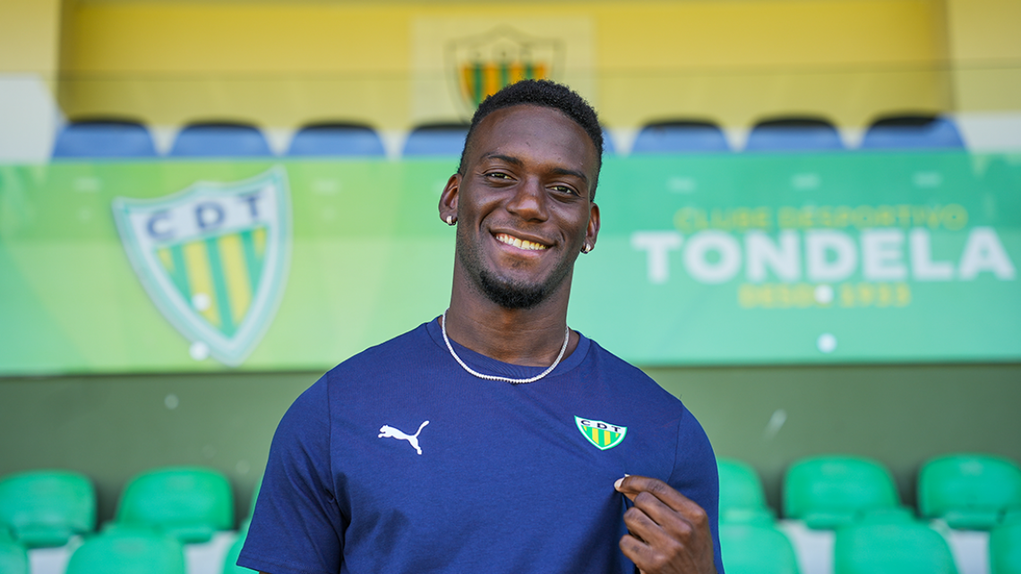 O esquerdino tem em Portugal a primeira experiência da carreira fora do futebol colombiano (Foto: Tondela)