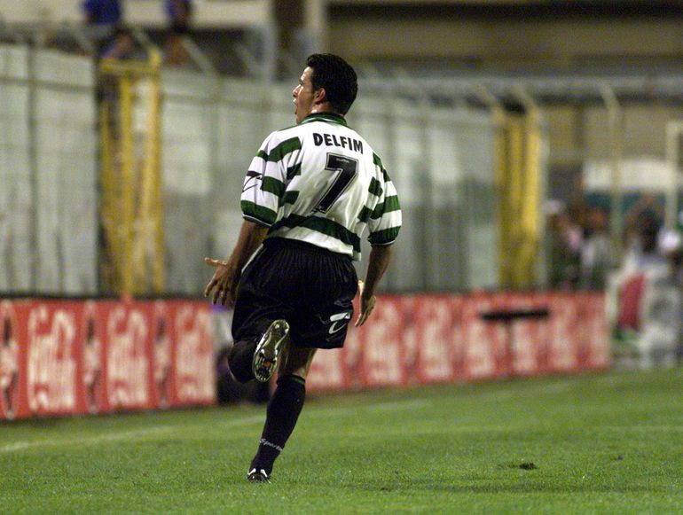 Delfim em 1999-2000 com o 7 gravado (A BOLA)