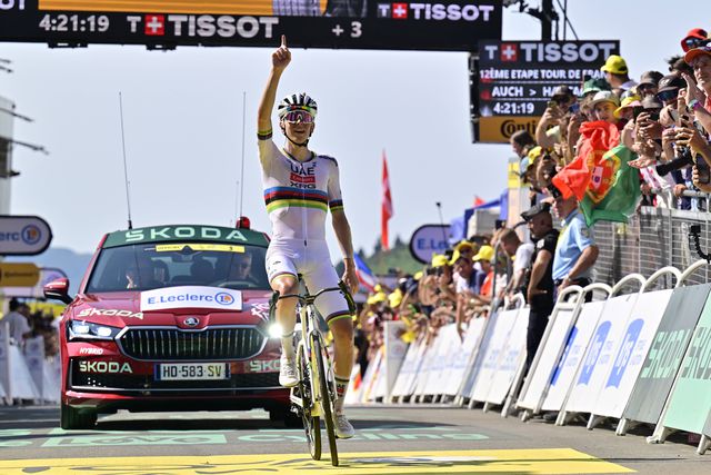 Tour 2025: Pogacar vence e recupera a camisola amarela