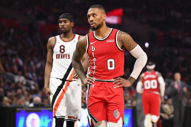 Damian Lillard regressa a casa