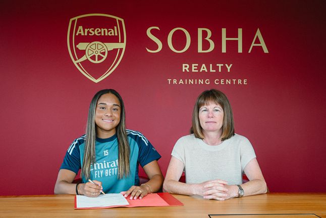 Olivia Smith a assinar contrato com o Arsenal