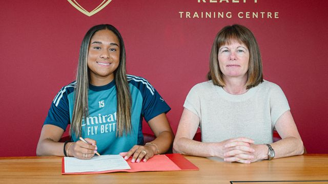 Olivia Smith a assinar contrato com o Arsenal
