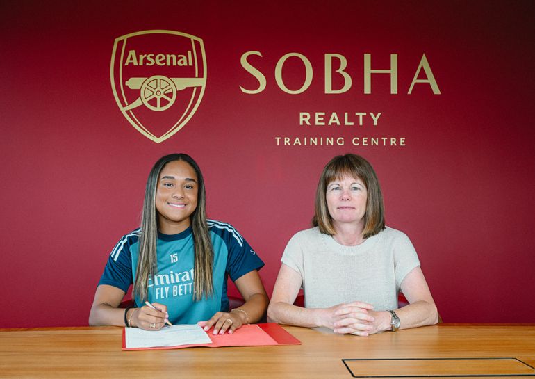 Olivia Smith a assinar contrato com o Arsenal