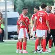 Pausa para hidratação no Benfica-Villarreal. Foto SL Benfica