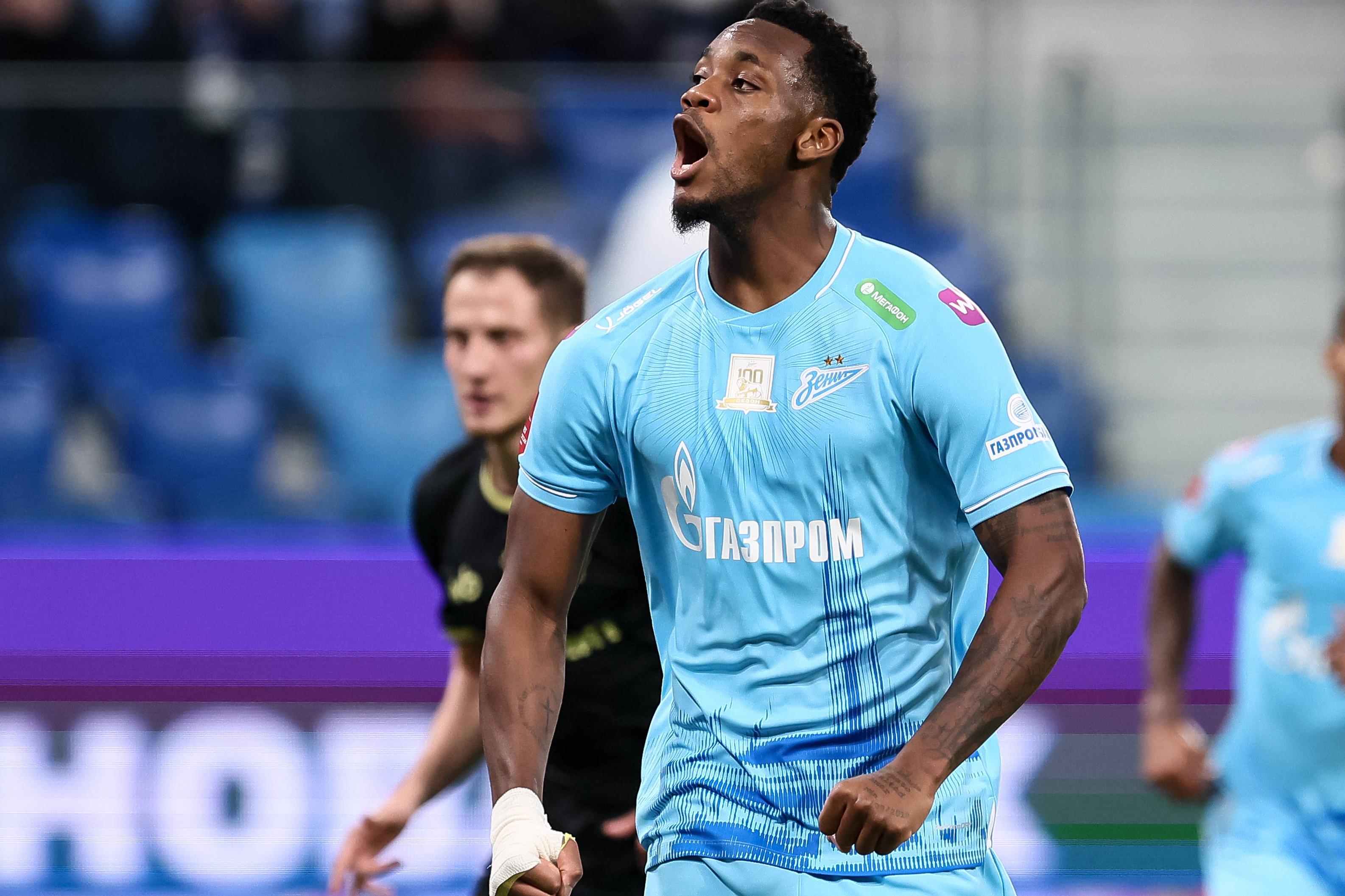Jhon Durán, 22 anos, avançado internacional colombiano, acabou a época passada no Zenit — Foto: IMAGO