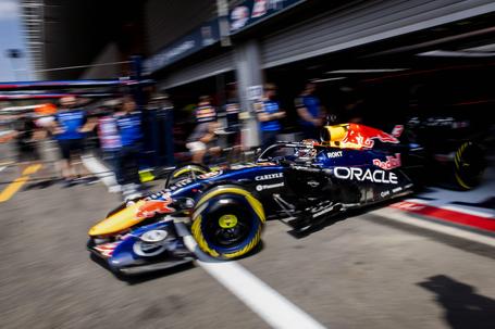 Verstappen domina primeiros treinos livres em Spa