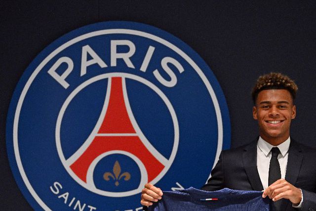 PSG anuncia contratação de Désiré Doué