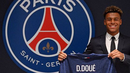 PSG anuncia contratação de Désiré Doué