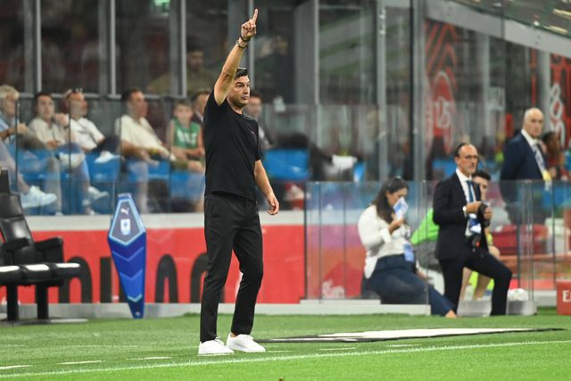 Milan salva um ponto na compensação na estreia de Paulo Fonseca