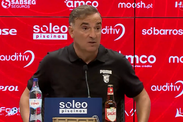 Carlos Carvalhal: «Derrota contra rival custou o dobro, mas foi apenas um jogo»