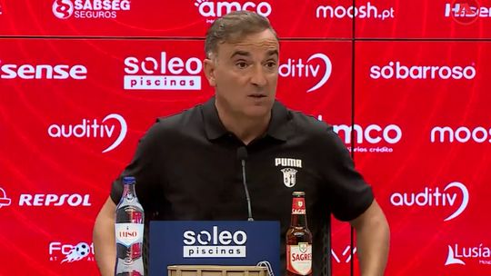 Carlos Carvalhal: «Derrota contra rival custou o dobro, mas foi apenas um jogo»