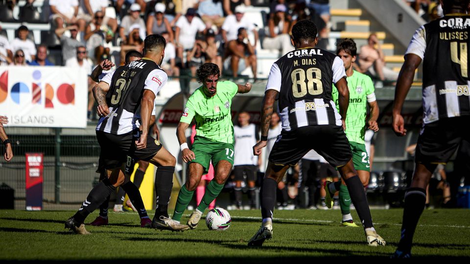 A crónica do Nacional-Sporting, 1-6: O leão numa tarde quente sem sombras para descansar