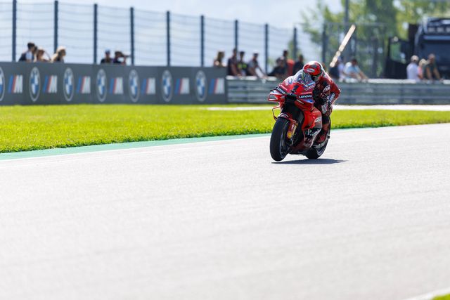 GP Japão: Acosta cai e Bagnaia vence terceiro 'sprint' seguido