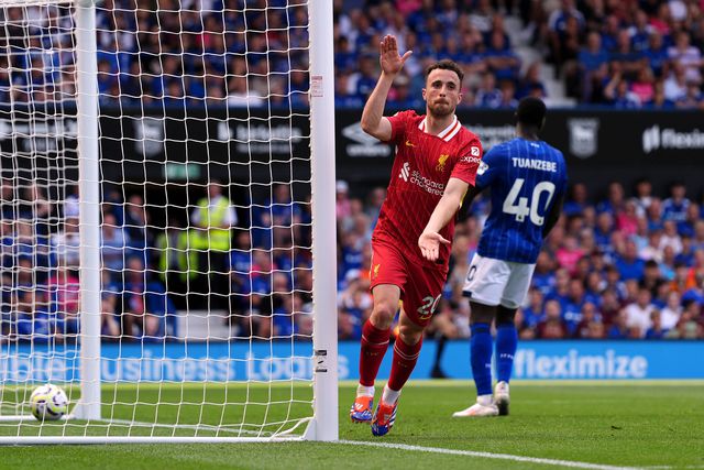 Vídeo: Diogo Jota abre temporada no novo Liverpool