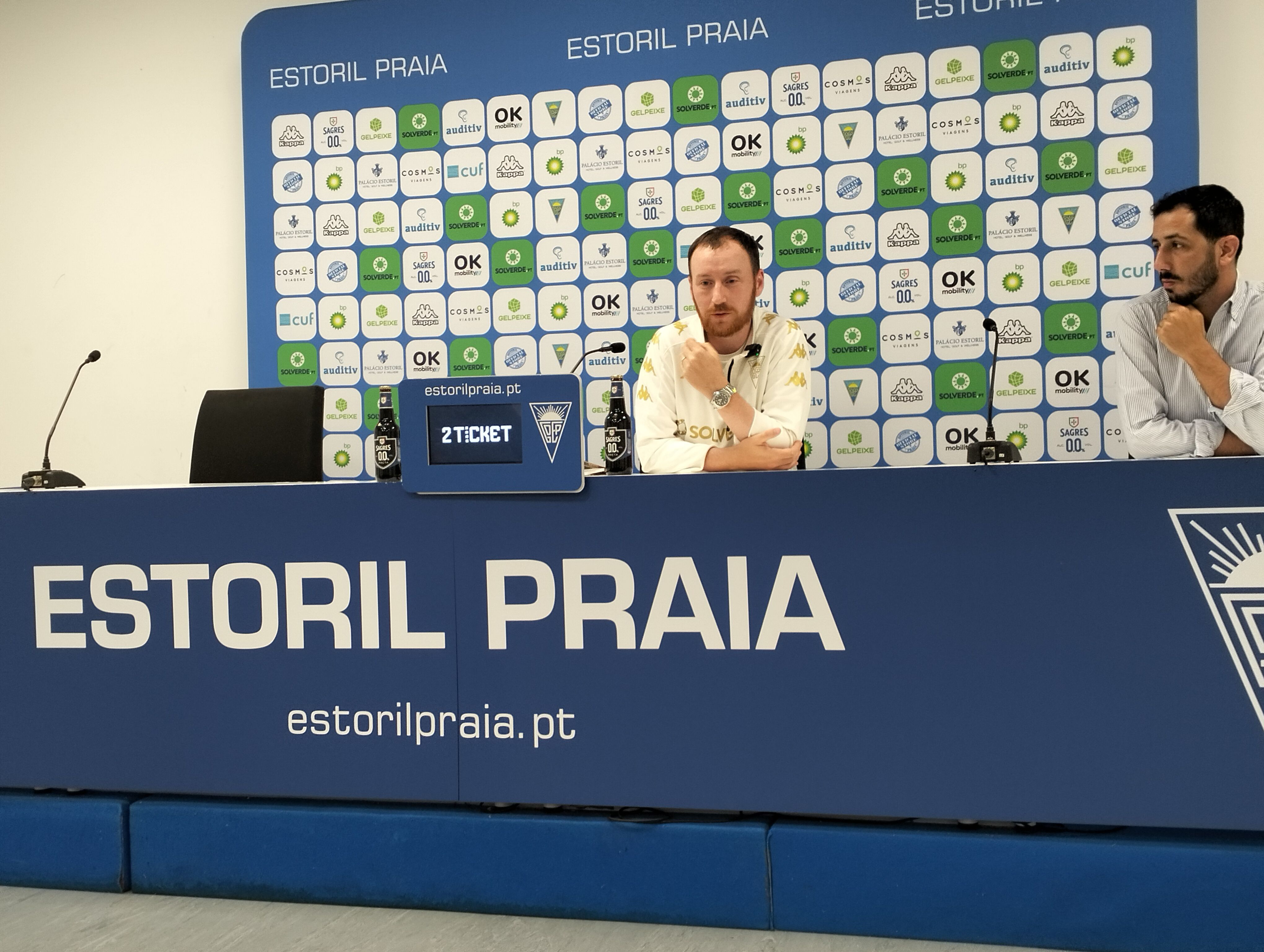 Cathro: «Não perdemos tempo a pensar no calendário»