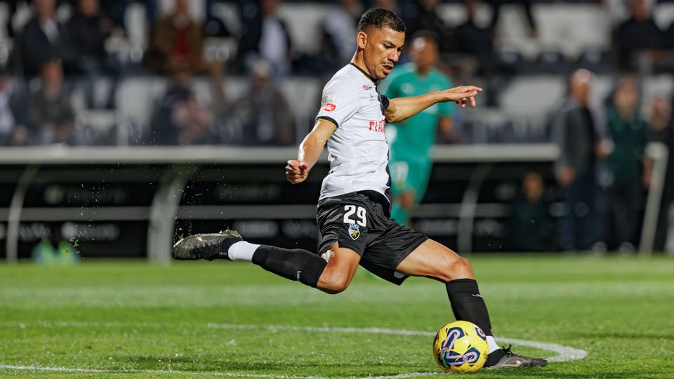 Rio Ave-Farense, 1-0 Cláudio Falcão e Belloumi remaram contra a maré ...