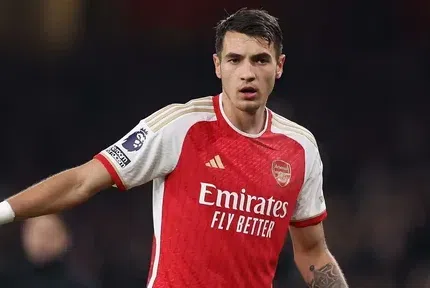 Central de Transferências: Kiwior desejado no FC Porto