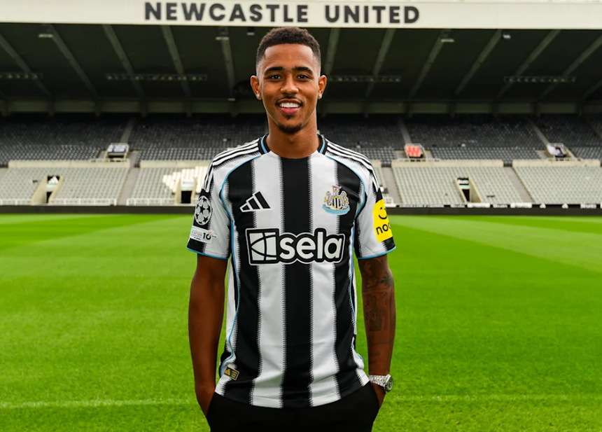 Jacob Ramsey tem novo clube. Foto Newcastle/X