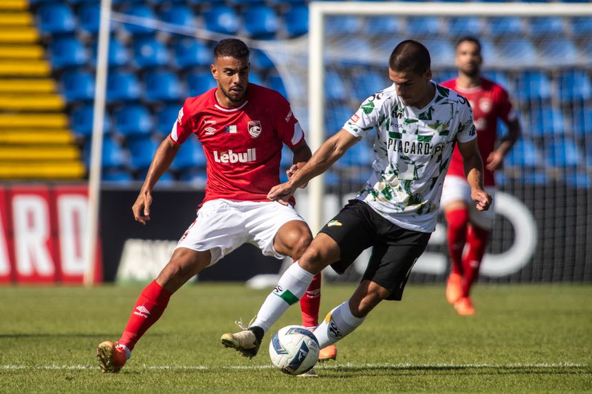 Emblema minhoto regressa dos Açores com mais três pontos na bagagem (Foto: Eduardo Costa/LUSA)