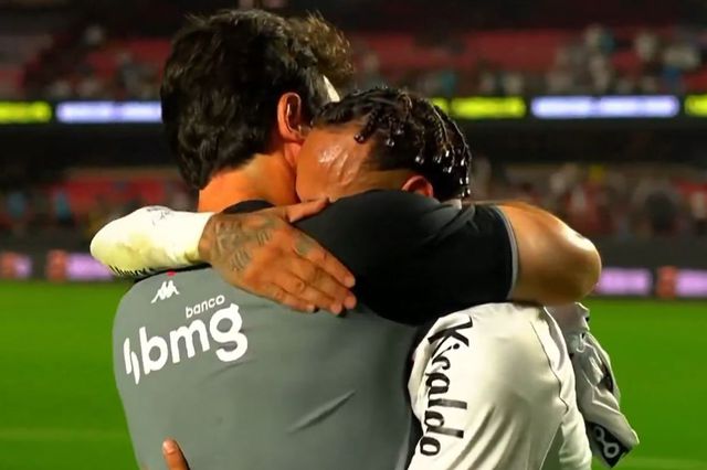 VÍDEO: Neymar abandona relvado lavado em lágrimas após ser goleado