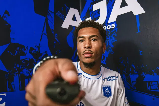 Mercado oficial: FC Porto empresta Namaso (os moldes do negócio)