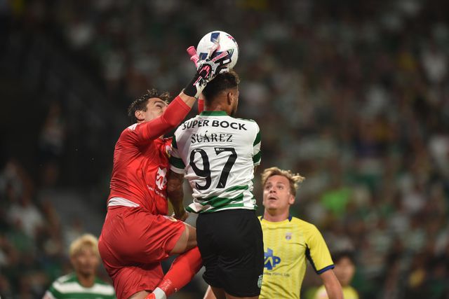 VÍDEO: penálti, expulsão e golo de Luis Suárez