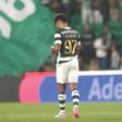 Suárez vai a tempo de arrepiar caminho. Foto Miguel Nunes