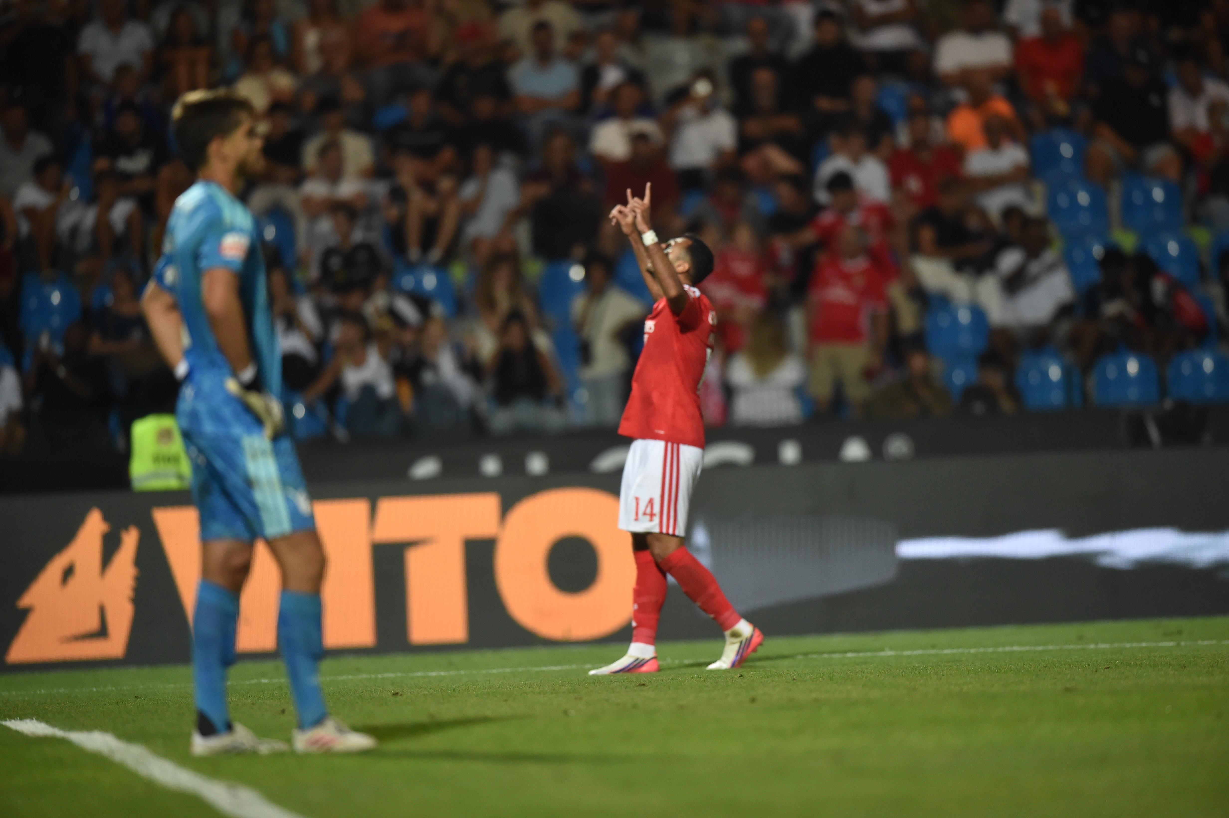 Pavlidis festeja um dos golos que marcou frente ao Casa Pia - Foto: Miguel Nunes