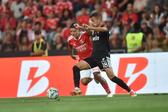 Prestianni a pressionar André Geraldes no jogo com o Casa Pia - Foto: Miguel Nunes