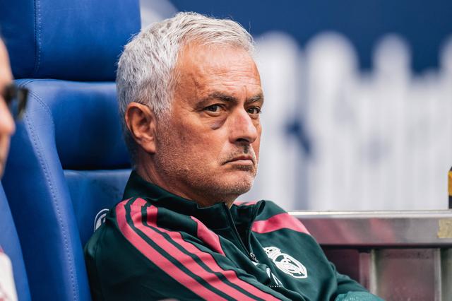 José Mourinho com olho negro
