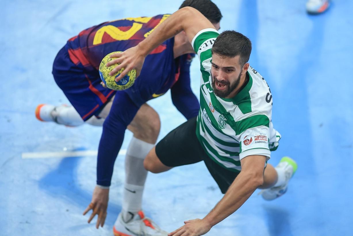 Em 2025, o Sporting perdeu na final, após livres de sete metros, com o Barcelona. Foto FPA