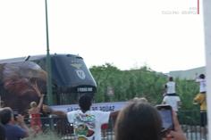 Apoio encarnado na chegada do Benfica a Rio Maior