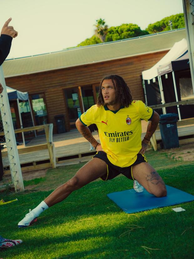 Diego Moreira já se treinava com a camisola do Milan no início de agosto (foto: Diego Moreira/Instagram)