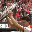 Então, Rice? Médio do Arsenal protagoniza momento insólito nos festejos da Supertaça