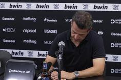 Marco Silva brinca: «Se calhar tenho de ter um bocado mais de calma nas minhas reações»