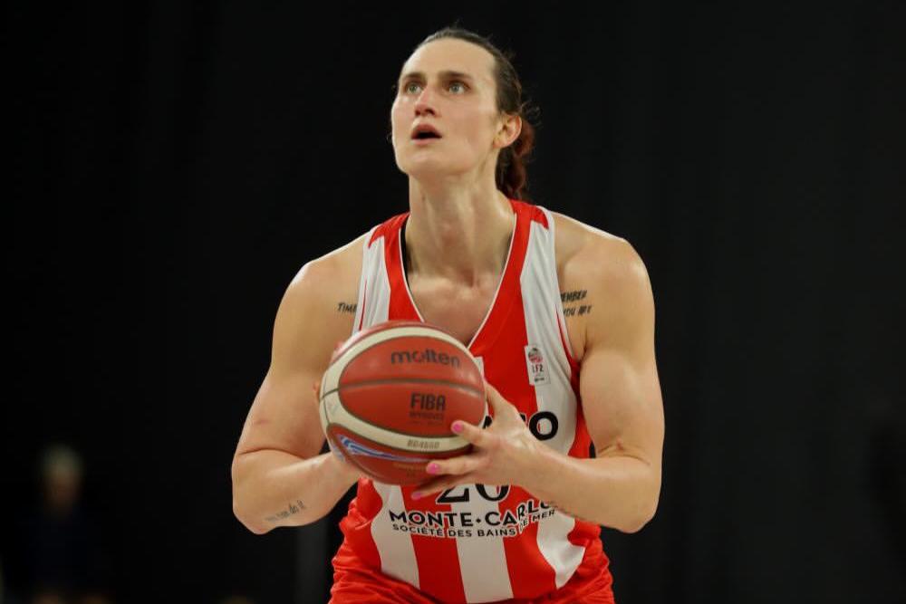 Depois de assumir o sonho de representar a seleção francesa,  Tetart está envolvida em polémica na WNBA. Foto Instagram Julie Tetart