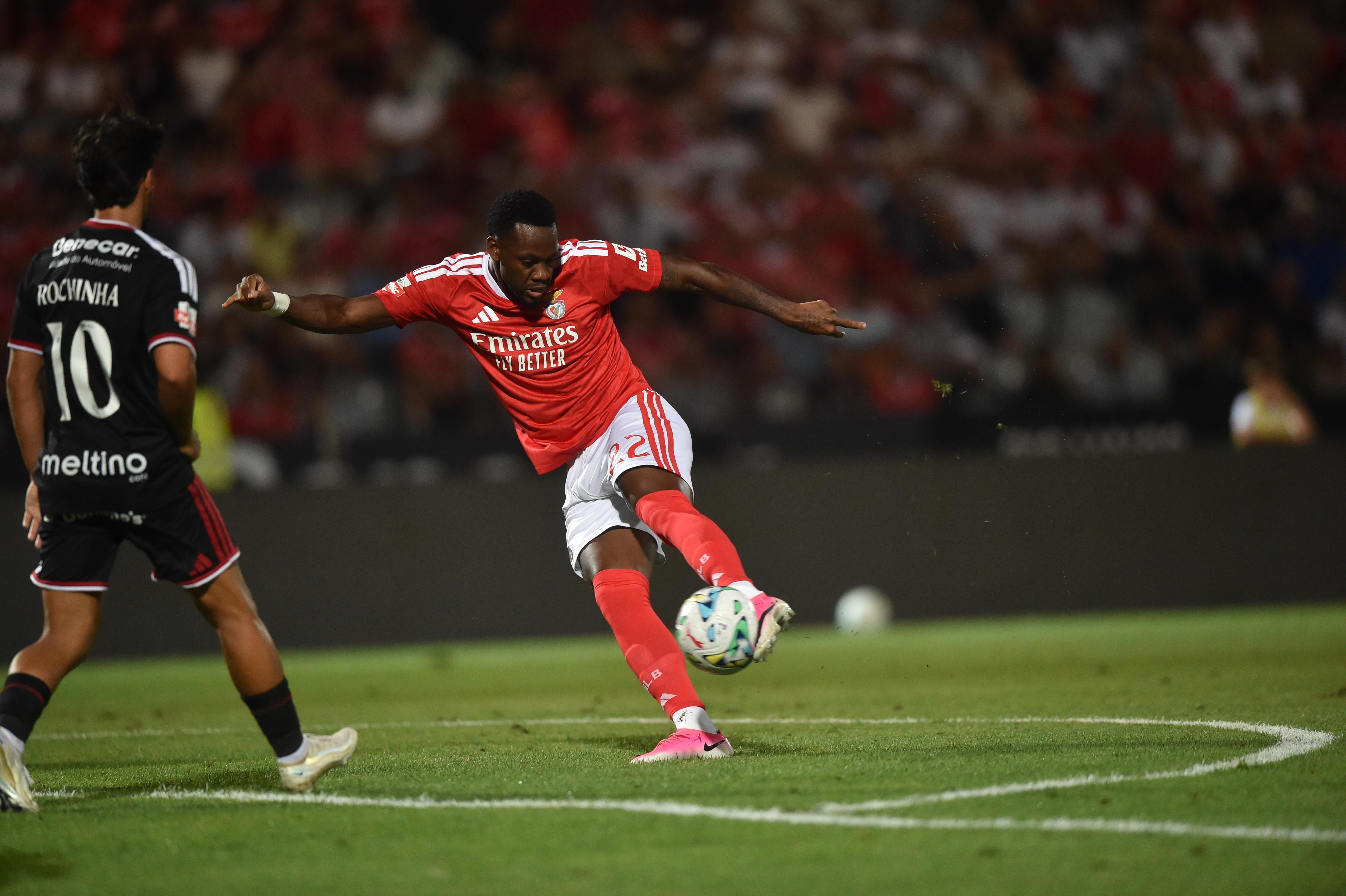 Durán remata para golo frente ao Casa Pia - Foto: Miguel Nunes