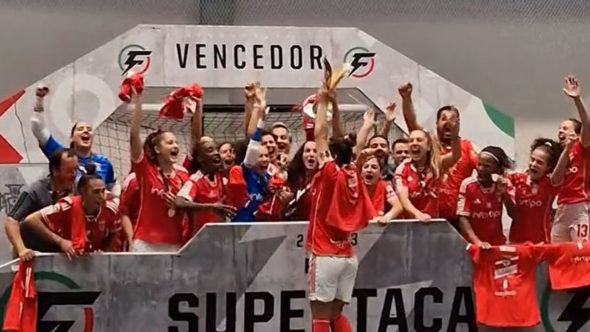E vão sete Supertaças seguidas para o futsal feminino do Benfica