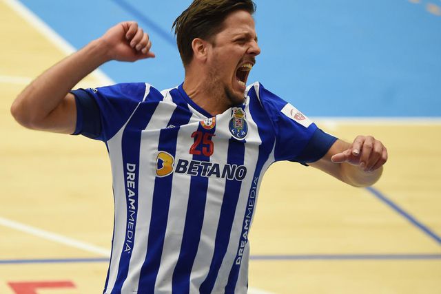 Andebol: FC Gaia dá o que fazer ao FC Porto durante meia hora