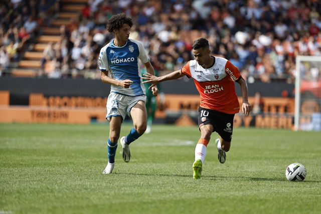 Mónaco consente empate perto do fim, mas mantém liderança