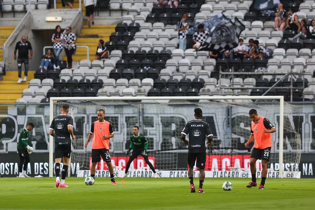 Boavista-Chaves: duelo de opostos