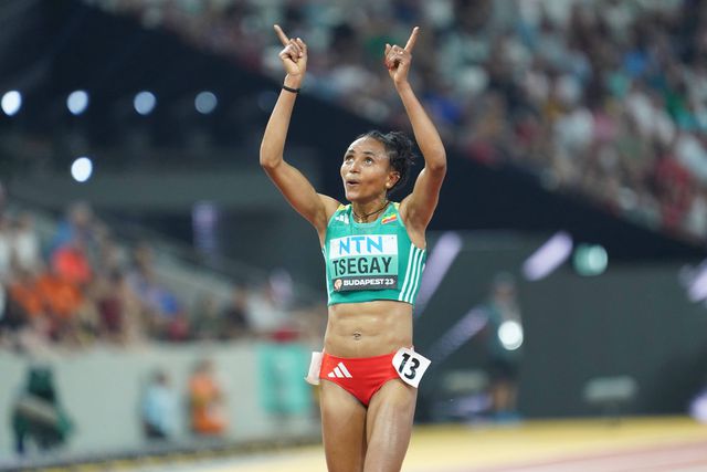 Etíope bate recorde mundial dos 5000 metros por quase cinco segundos