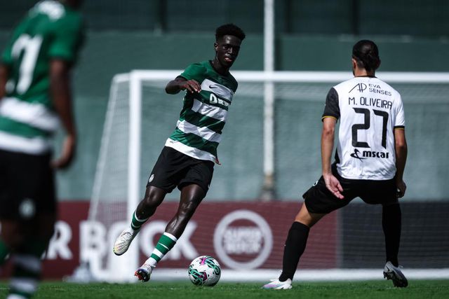 Chico Lamba sela triunfo e coloca leões no topo da Liga 3