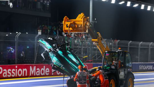 Stroll falha GP de Singapura após aparatoso acidente